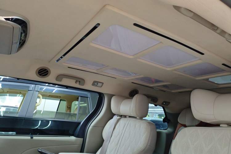 Used Toyota Sienna 2018 3.5L Two-Wheel Drive XLE 7-Seater U.S. Specification