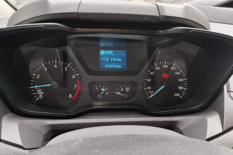 Used Ford Transit 2019 2.0T Gasoline Automatic Business & Travel Version Mid-Drive Mid-Roof 9-Seater China VI Standard
