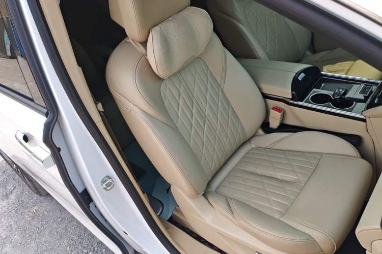 Used Buick GL8 2023 ES Lu Zun Luxury Model
