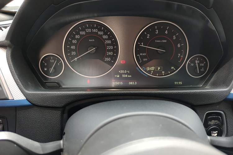 Used BMW 4 Series 2017 425i M Sport Package Odometer Close Up