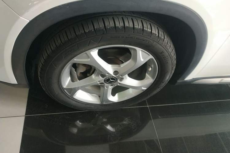 Used Mercedes-Benz GLA 2018 GLA 200 Sport Edition Left Front Wheel Hub