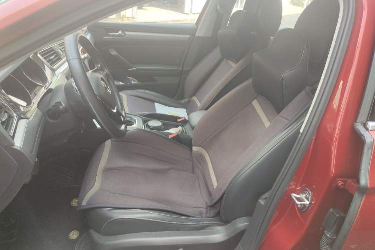 Used Volkswagen Lamando 2015 280TSI DSG Comfort Edition Left Front Seat