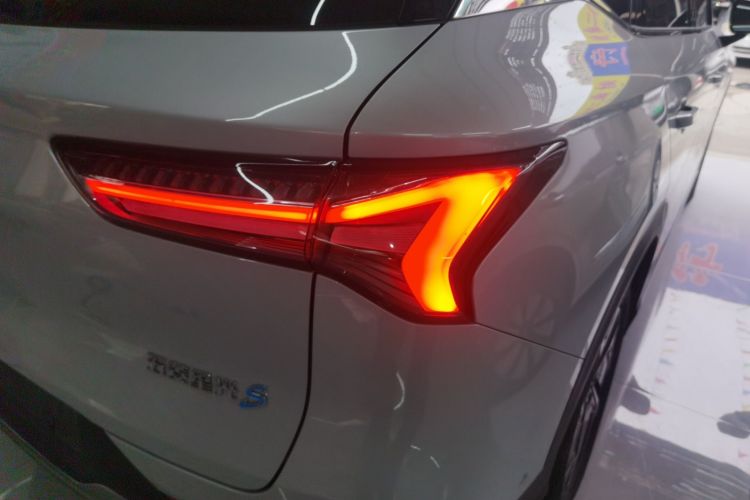 Used Wuling Xingguang S 2025 Model 510 km Flagship Version Right Rear Taillight