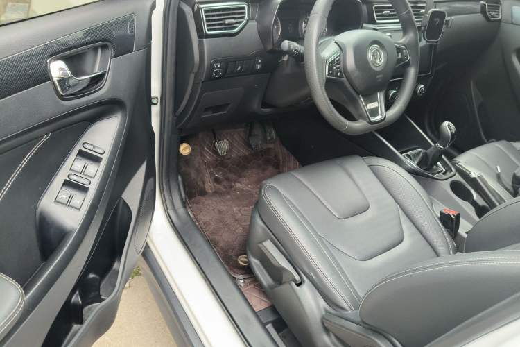 Used Dongfeng Fengon 580 2021 Revised ☆ Star Edition 1.8L Manual Elite Version Driver Seat