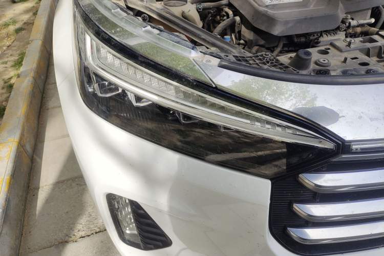 Used EXEED Lanyue 2021 400T Four-Wheel Drive Starlight Pro Edition 7 Seats Right Front Headlight