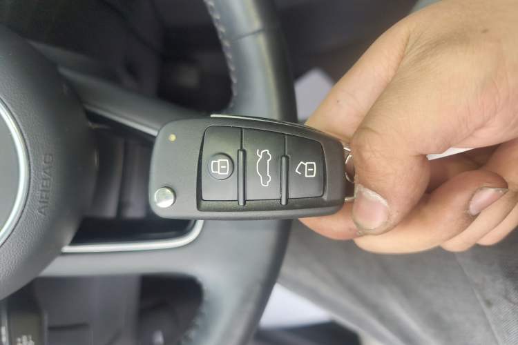 Used Audi Q2L 2022 35 TFSI Fashionable and Elegant Model Vehicle Key