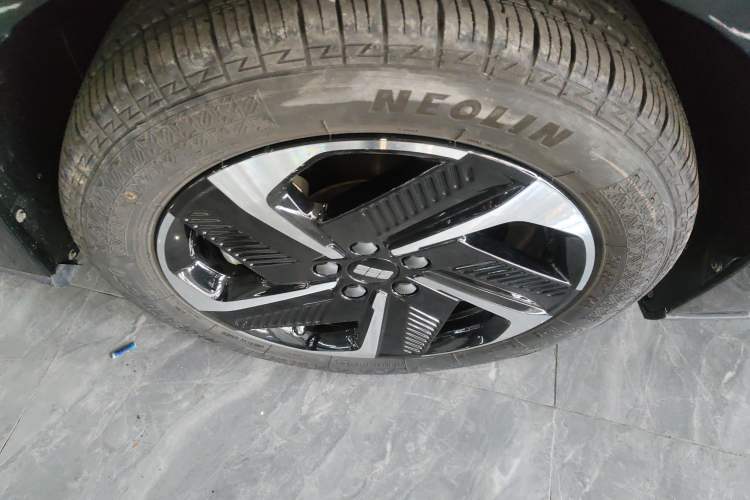 Used Geely Galaxy L6 2024 125km PLUS Dragon Edition