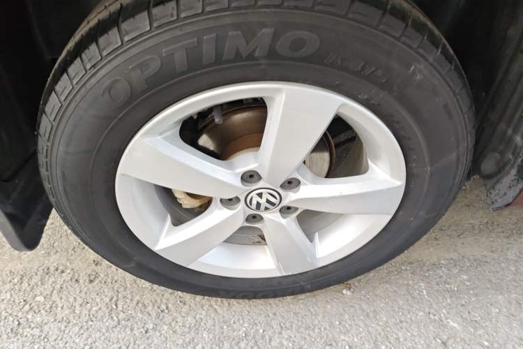 Used Volkswagen Lavida 2013 Revised Classic 1.6L Automatic Fashion Edition