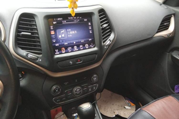 Used Jeep Cherokee 2016 2.0L Superior Edition
