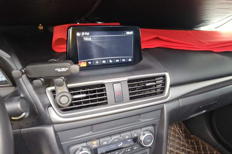 Used Mazda Mazda 3 Axela 2017 Sedan 1.5L Automatic Luxury Model China VI Standard