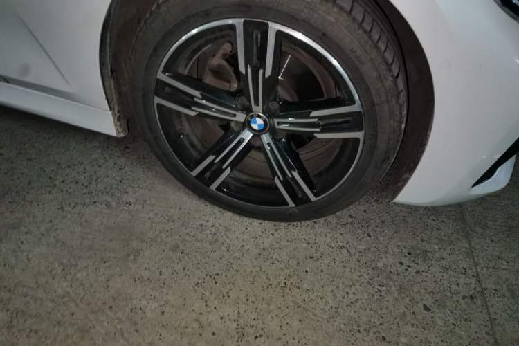 Used BMW 3 Series 2021 325i M Sport Package Right Front Wheel Hub