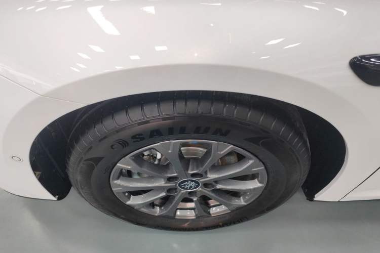 Used BYD Qin L 2025 DM-i Smart Drive 80KM Leading Model