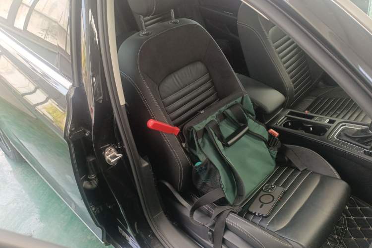 Used Volkswagen Magotan 2020 330TSI DSG Leading Model Right Front Seat