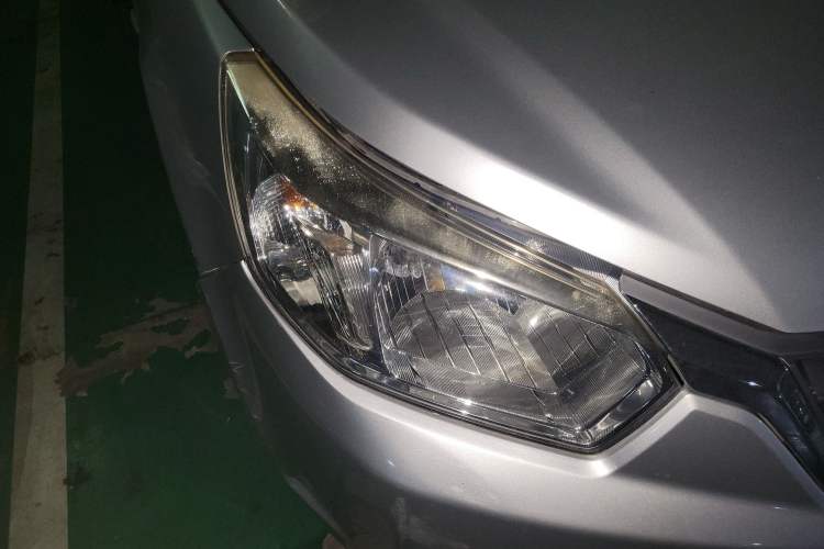 Used Venucia R50 2012 1.6L Automatic Prestige Edition
