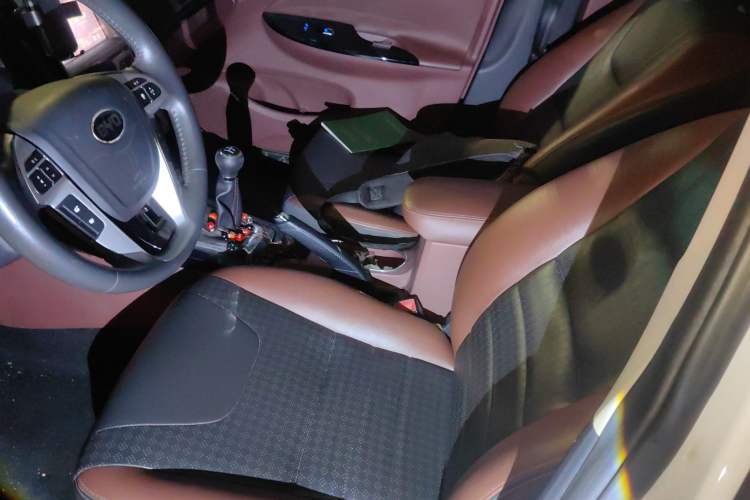 Used BYD Surui 2015 Revised Version 1.5L Manual Luxury Edition
