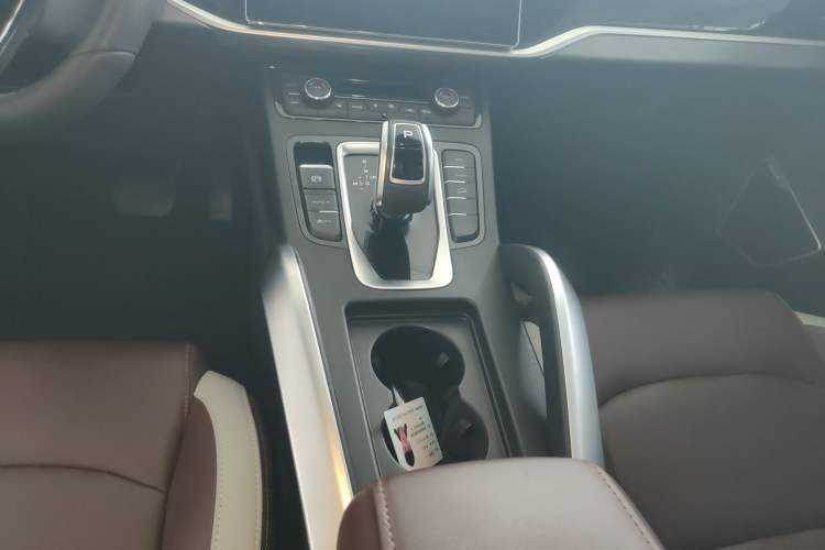 Used Geely Auto Emgrand X7 Sport 2022 1.8TD DCT Zhiya Trim Gear Lever