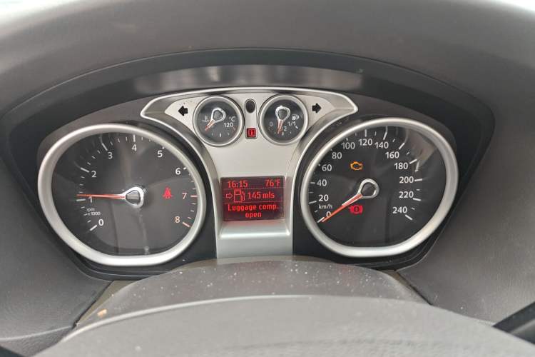 Used Ford Focus 2011 Sedan 1.8L Manual Classic Model Instrument Cluster