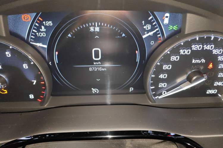 Used Cadillac XT5 2018 25T Luxury Model