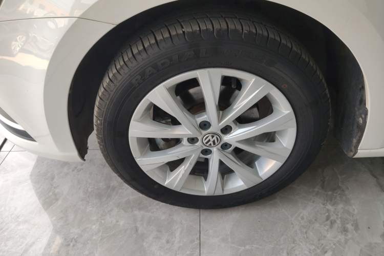 Used Volkswagen Lavida 2015 1.6L Automatic Comfort Edition Left Front Wheel Hub