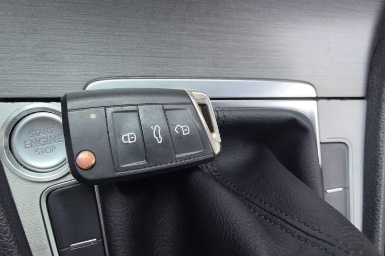 Used Volkswagen Golf 2016 230TSI Manual Comfort Version
