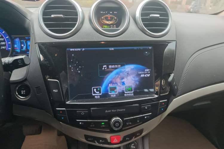 Used BYD S7 2015 2.0T Upgraded Automatic Luxury Version Audio And AC Panel