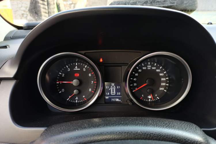 Used Haval H6 2015 Revised Version Sport Edition 1.5T Manual Transmission Two-Wheel Drive Elite Grade
