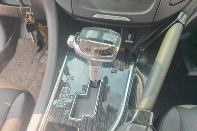 Used Dongfeng Aeolus AX7 2016 2.0L Automatic Zhiyue Trim
