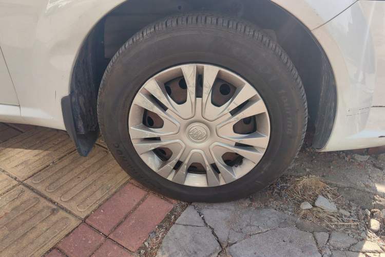 Used Buick Excelle 2015 1.5L Automatic Classic Model Right Front Wheel Hub