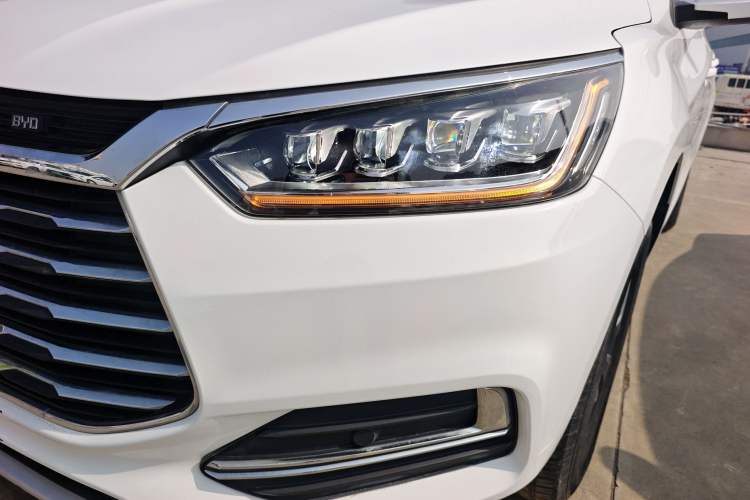 Used BYD Song 2021 Classic Edition 1.5T Manual Luxury Model
