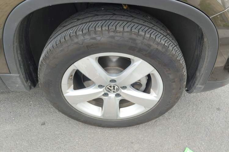Used Volkswagen Tiguan 2013 1.8 TSI Automatic Two-Wheel Drive Comfort Edition Right Front Wheel Hub