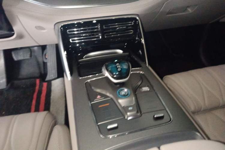 Used BYD Tang New Energy 2025 Intelligent Driving Version DM-i 115KM Flagship Edition Gear Lever