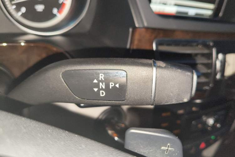 Used Mercedes-Benz E-Class 2014 E 260 L Gear Lever