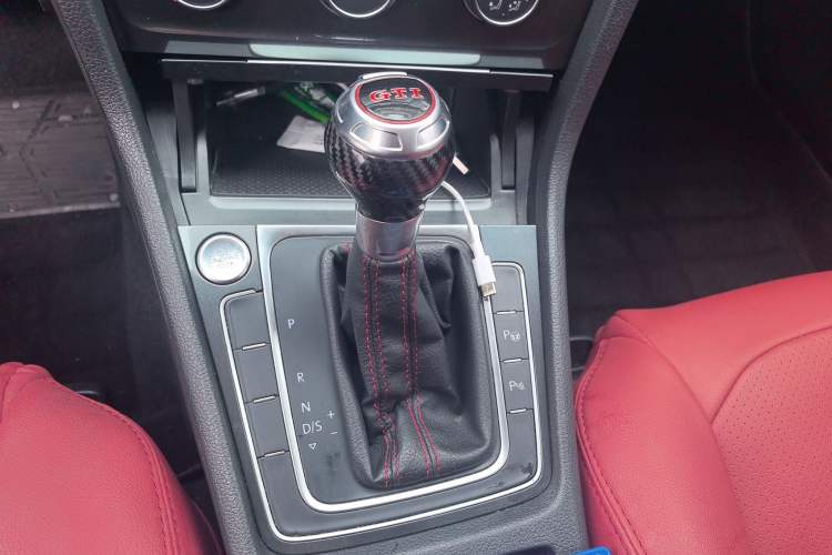 Used Volkswagen Golf 2017 230TSI Automatic Luxury Million-Vehicle Commemorative Edition