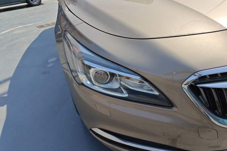 Used Buick LaCrosse 2016 20T Elite Edition Right Front Headlight