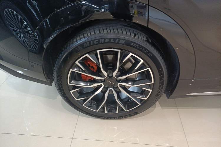 Used Zeekr 7X 2025 75 kWh Rear-Wheel Drive Intelligent Driving Version Right Rear Wheel Hub