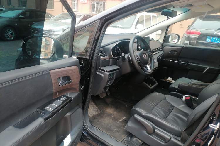 Used Honda Odyssey 2024 2.0L eHEV Sharp & Smart Edition