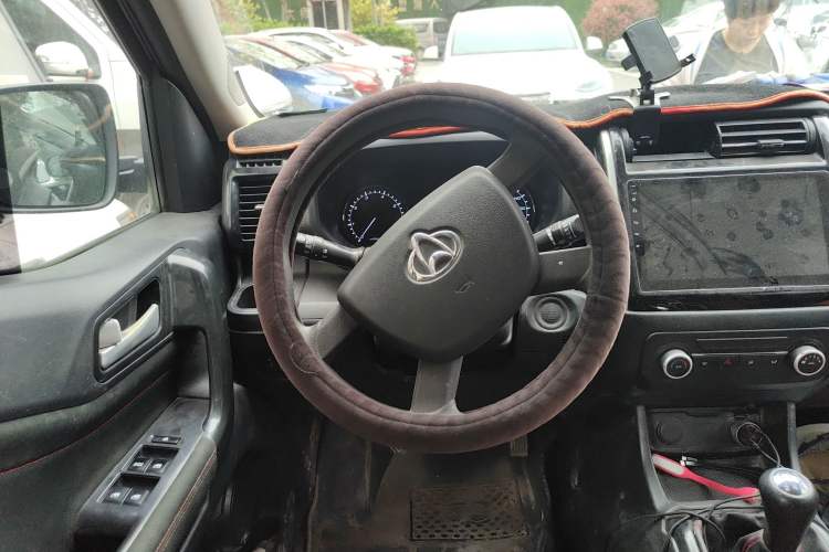 Used CHANGAN OSHAN X70A 2019 1.5L Manual Classic Model China VI Standard
