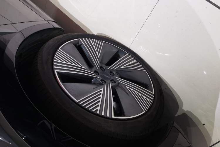 Used Lynk & Co 08 EM-P 2023 220km All-Wheel-Drive Performance Halo