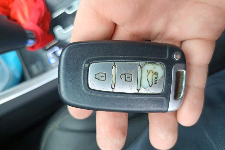 Used Hyundai Sonata 2013 2.0L Automatic Luxury Edition Vehicle Key