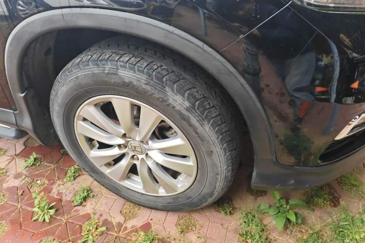 Used Honda CR-V 2016 2.0L two-wheel drive Urban Edition Right Front Wheel Hub