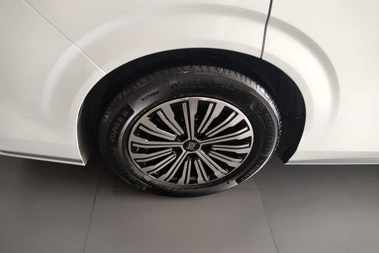 Used BYD Xia 2025 DM-i 1.5T 180km Beyond Edition Exterior 8