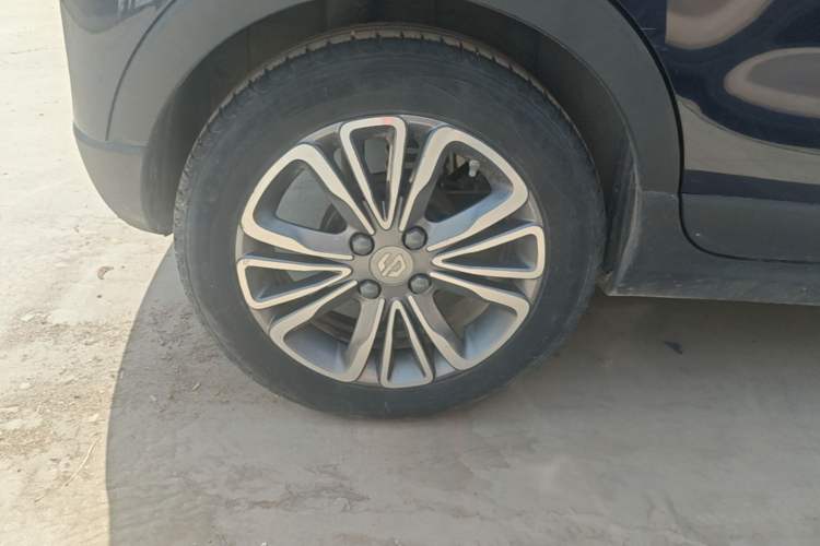 Used Leapmotor T03 2021 400 Lite Edition - Lithium-Ion Battery Right Rear Wheel Hub