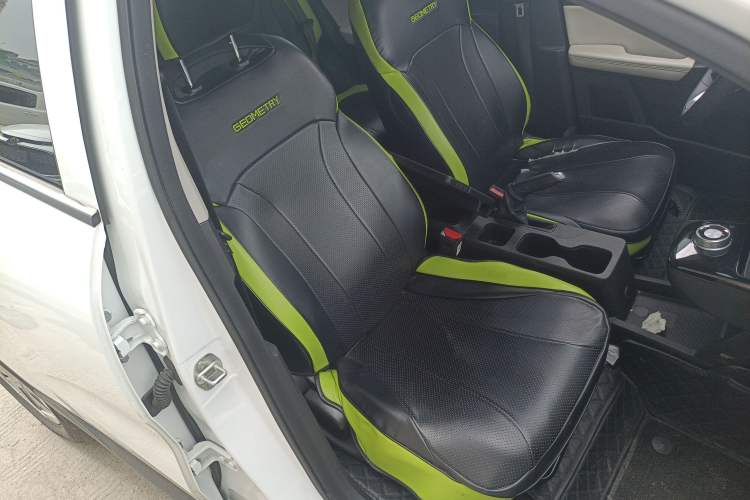 Used Geometry E Firefly 2024 301km Flowing Light Right Front Seat