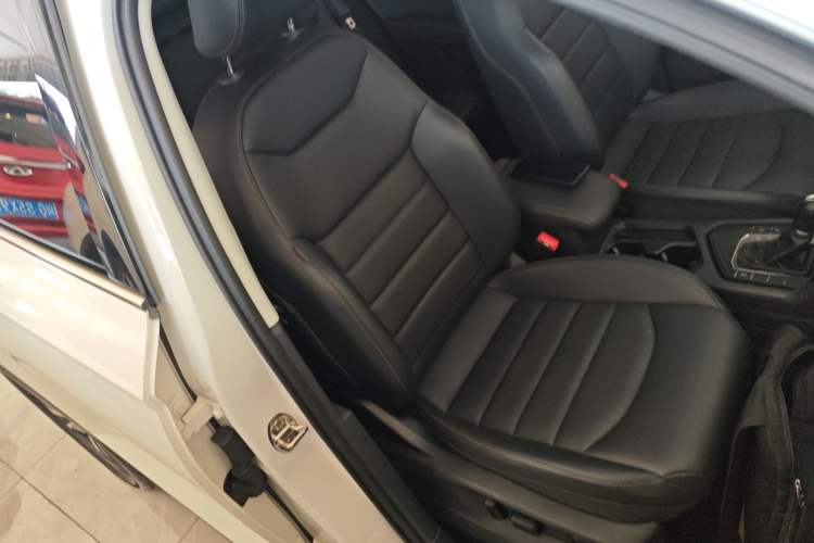 Used Volkswagen Tharu 2022 280TSI Two-Wheel-Drive Luxury Edition