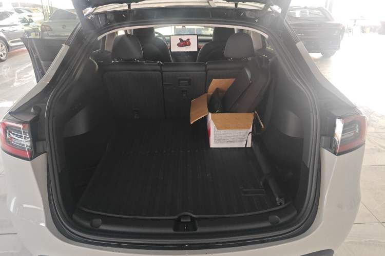 Used Tesla Model Y 2023 Rear-Wheel-Drive Version