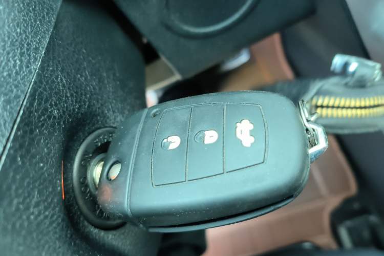 Used Bestune X80 2013 2.0L automatic comfort version
