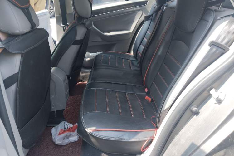 Used Volkswagen Bora 2013 1.6L Manual Fashion Edition
