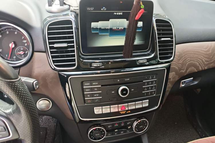 Used Mercedes-Benz GLE 2016 GLE 320 4MATIC Dynamic Edition Audio And AC Panel