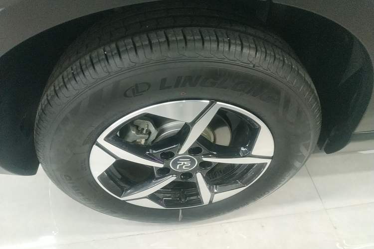 Used BYD Yuan UP 2024 401KM Leading Edition Right Rear Wheel Hub