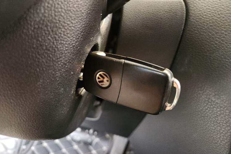 Used Volkswagen Sagitar 2015 230TSI Automatic Comfort Version Vehicle Key